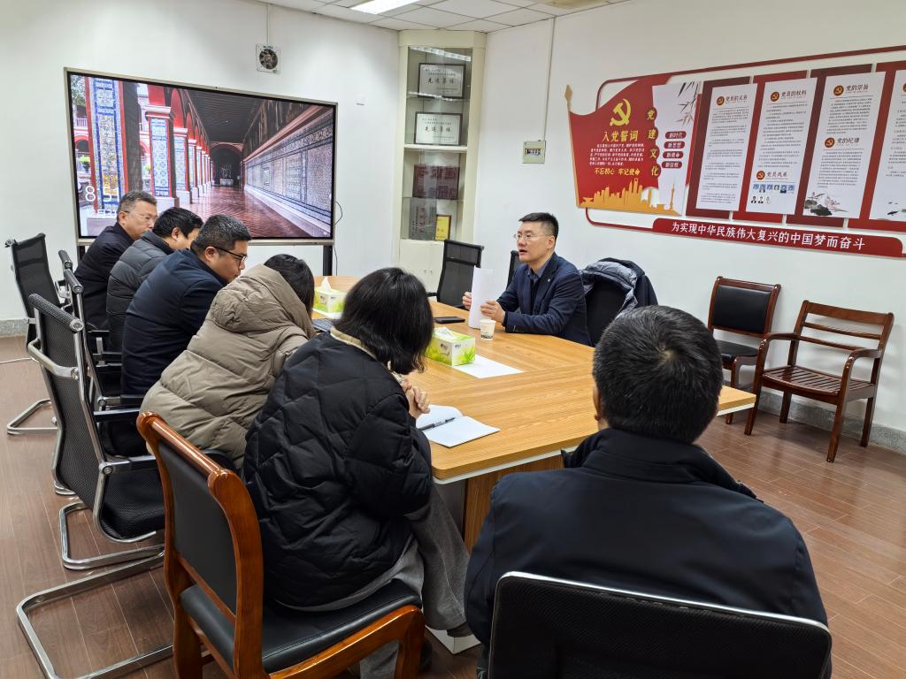 范新阳副校长赴信息化建设与管理中心开展安全检查